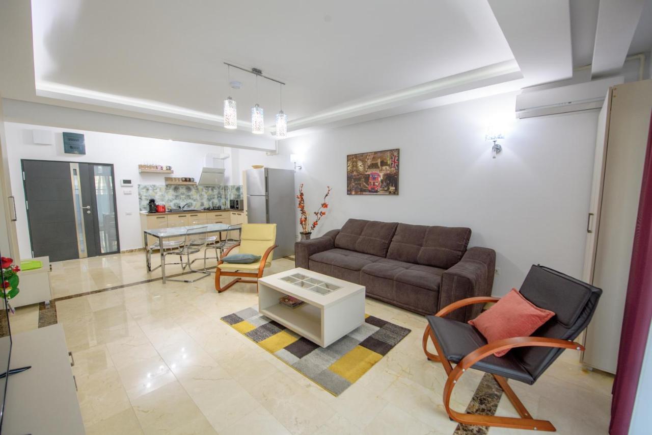 Marble Luxury Apartment *